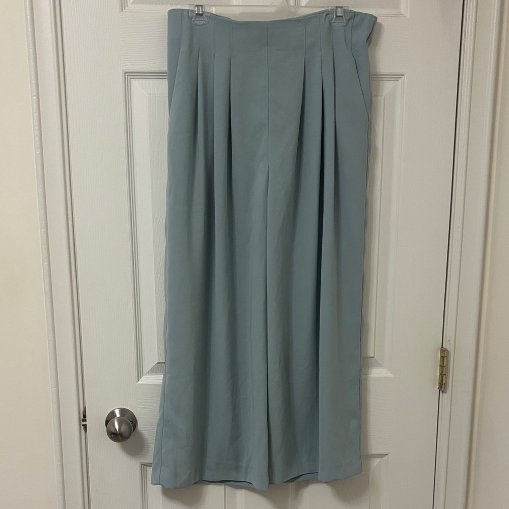 Topshop Pleated Wide Legged Culotte Cropped Pants